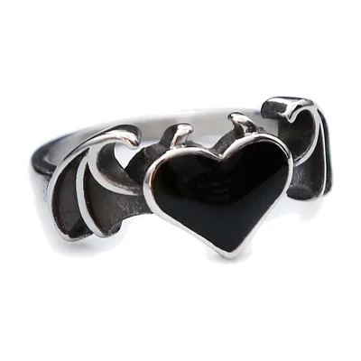 Gotik-Ring mit schwarzem Herz und Flügeln, Edelstahl