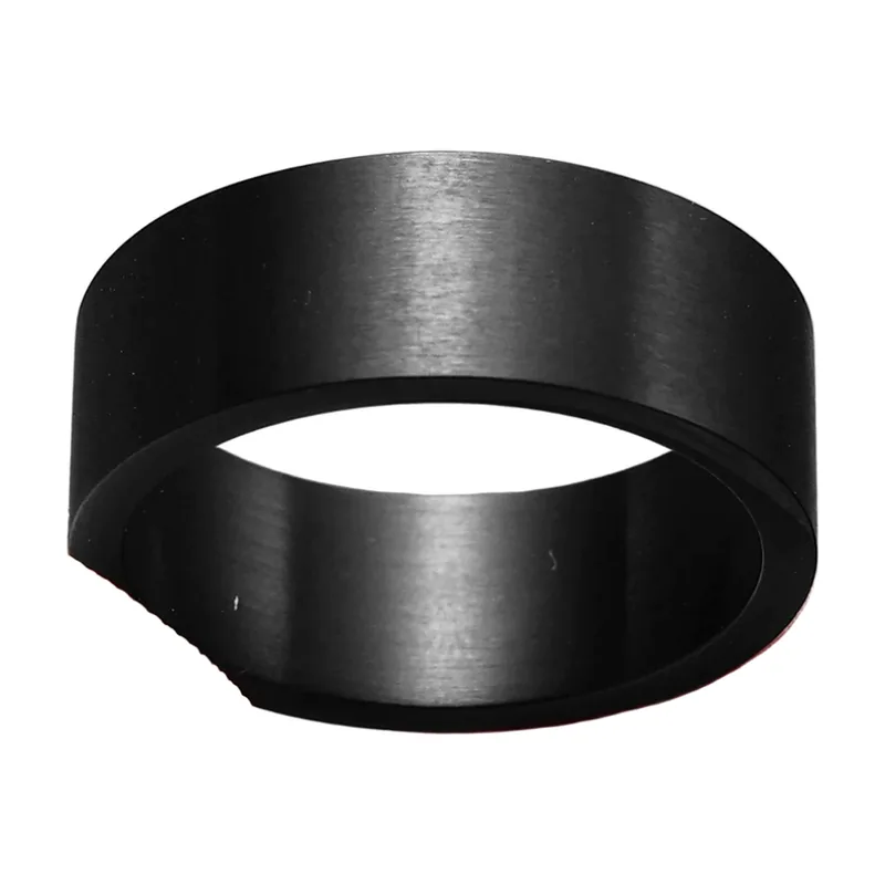 Schlichter Herrenring in Mattschwarz aus Edelstahl
