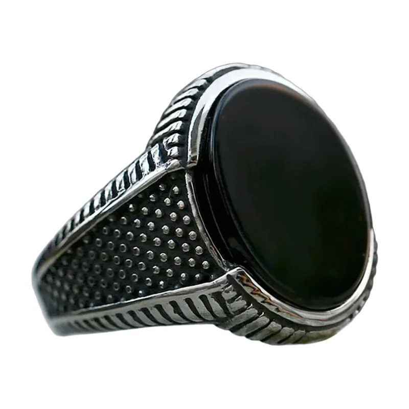 Gotischer Siegelring mit schwarzem Stein, Edelstahl