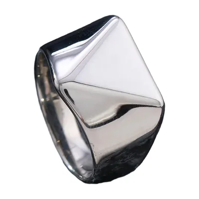 Anillo Sello de Triángulo Geométrico en Acero Inoxidable