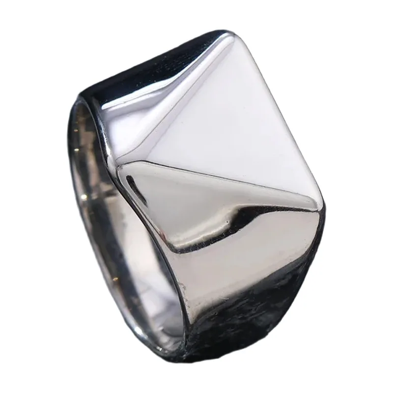Anillo Sello de Triángulo Geométrico en Acero Inoxidable