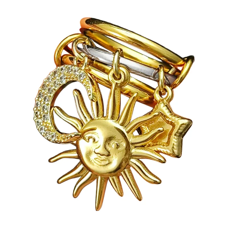 Anello con Charm Celestiali Sole Luna e Stella, Acciaio Inossidabile